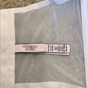 Victoria's Secret Intimates & Sleepwear - 32B Victoria Secret Corset with rhinestone Victoria's Secret Intimates & Sleepwear - 32B Victoria Secret Corset with rhinestone